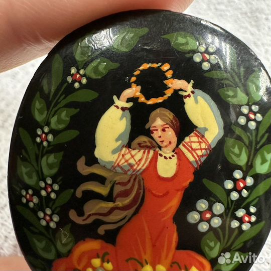 Брошь палех девушка С венком СССР (сзр)
