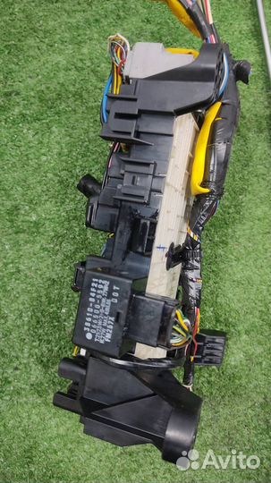 Блок предохранителей салонный Suzuki Grand Vitara