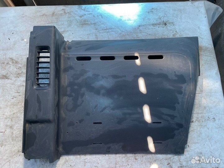 Накладка правая Scania