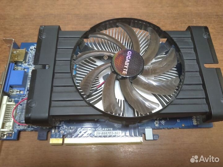 Видеокарта AMD Radeon HD 6670 1Gb