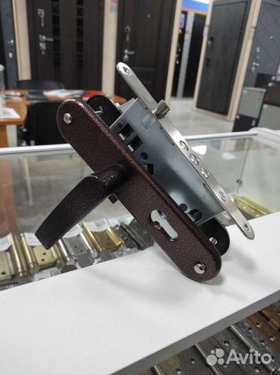 Замки для дверей