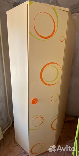 Шкаф угловой в детскую