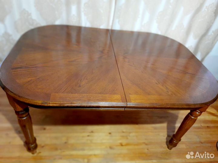 Стол Малайзия