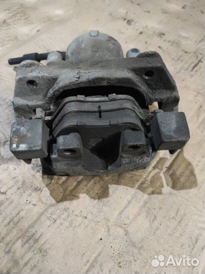 Суппорт передний правый Bmw 5-Series E39