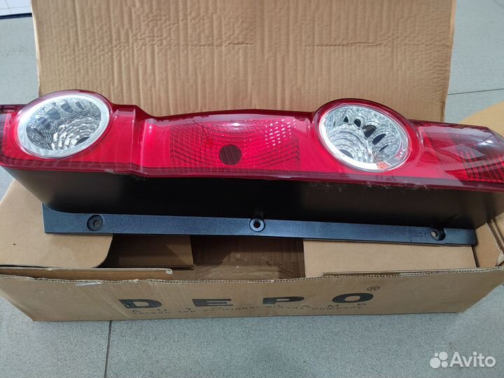 Фонарь задний правый VW Crafter