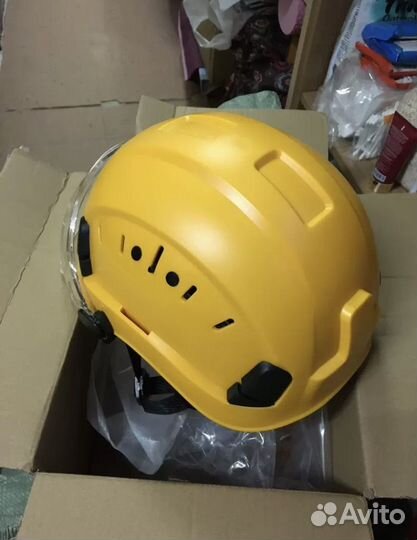 Каска для альпинизма