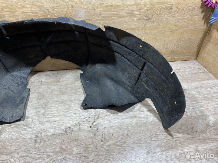 Подкрылок задний левый Ford Focus 2 1704441