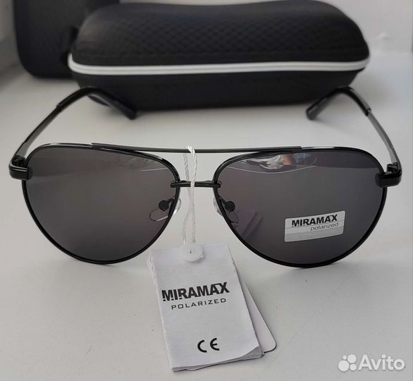 Солнцезащитные очки Aviator черные