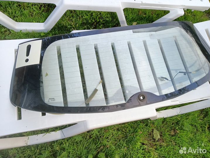 Стекло багажник nissan tiida 2007 оригинал