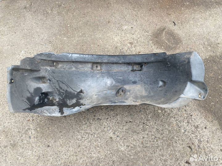 Подкрылок передний правый Mercedes ML163