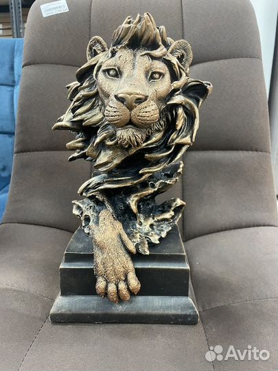 Статуэтка лев