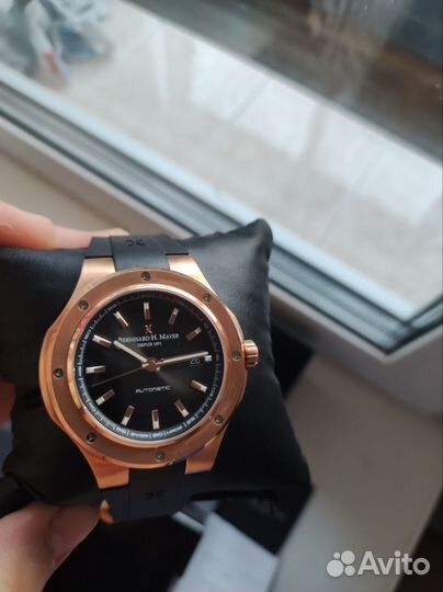 Часы швейцарские