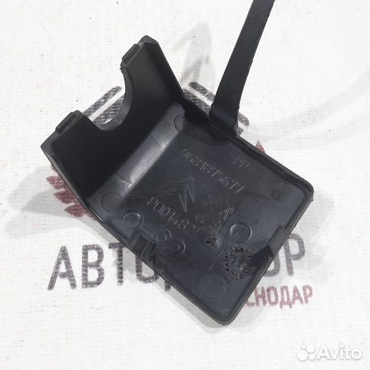 Заглушка бампера передняя Peugeot Partner L1 B9