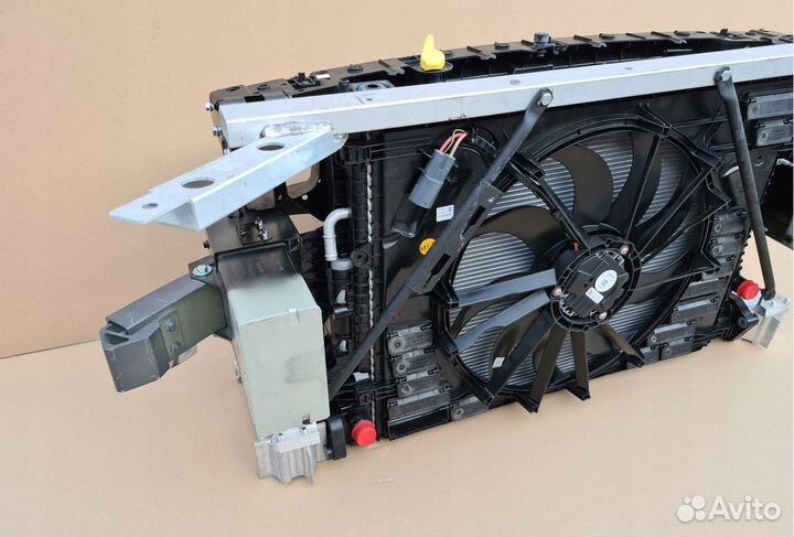 Volvo V90 II рестайлинг телевизор