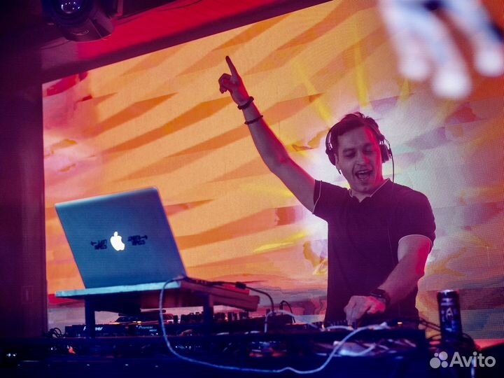 Диджей на мероприятие, DJ с оборудованием, звук