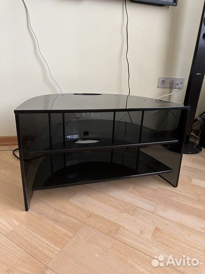 Стеклянная тумба под тв