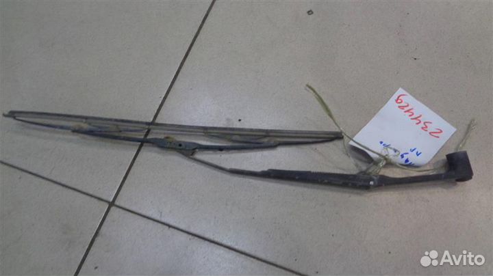 Поводок стеклоочистителя переднего Mitsubishi Paj