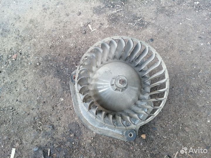 Мотор отопителя печки Nissan Truck