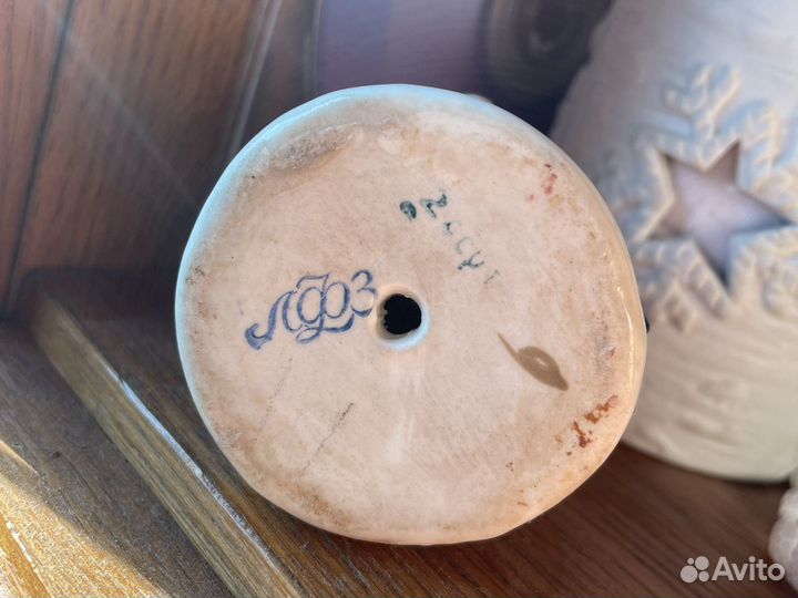 Статуэтка фарфор СССР.лфз.девочка с куклой