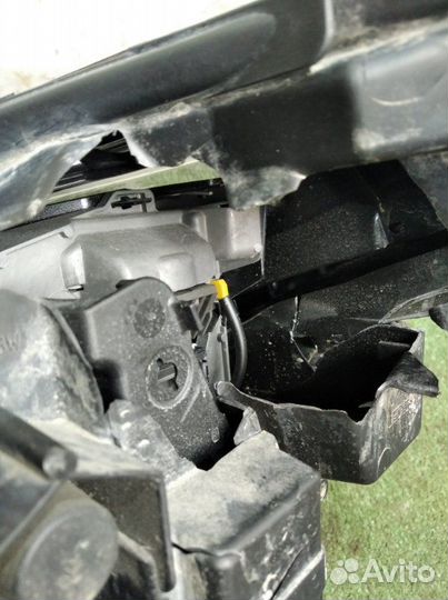 Фара правая Lexus RX200t/RX300/RX350/RX350L/RX450h/RX450hL