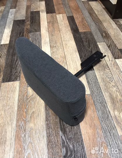 Подлокотник