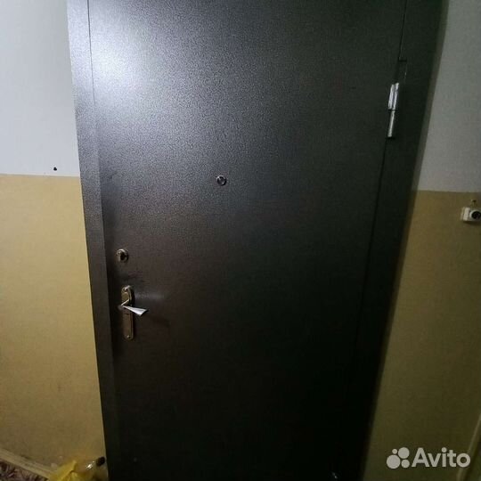 Дверь входная металлическая бу