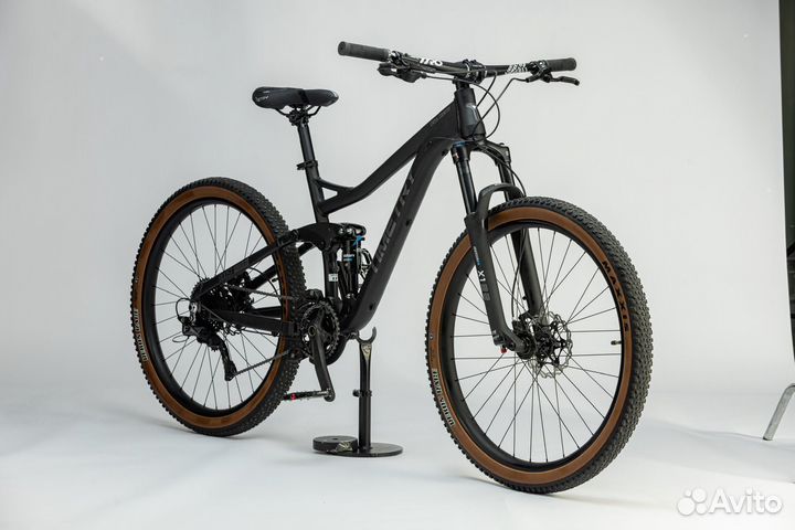 Велосипед двухподвес на воздушной вилке Suntour