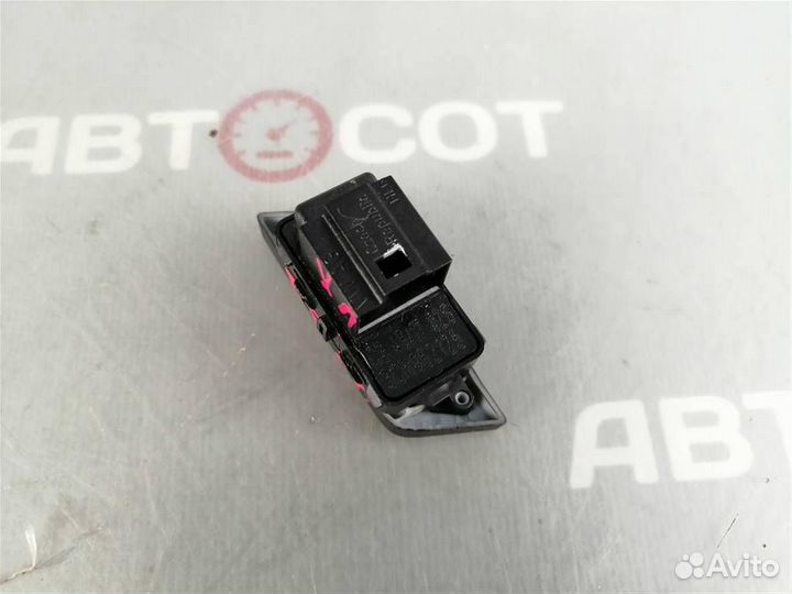 Кнопка центрального замка VW Teramont 2018