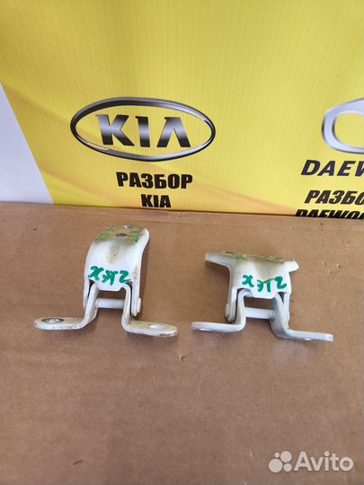 Петли задней правой двери kia rio 3 - 939