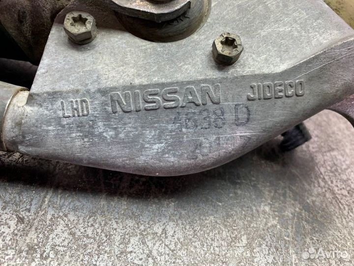 Трапеция дворников с двигателем Nissan Primera