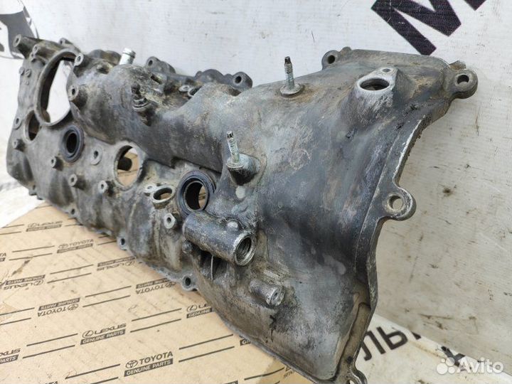 Клапанная крышка правая Lexus Ls460