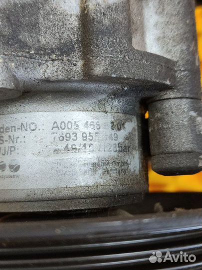 Насос гидроусилителя руля Mercedes E W207 1.8 M271