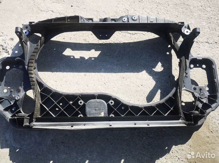 Рамка радиатора (телевизор) Ауди А6 С6 4F