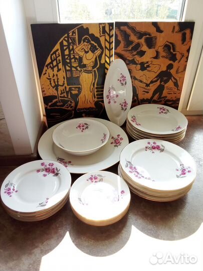 Набор столовой посуды. Сервиз столовый Дулевский