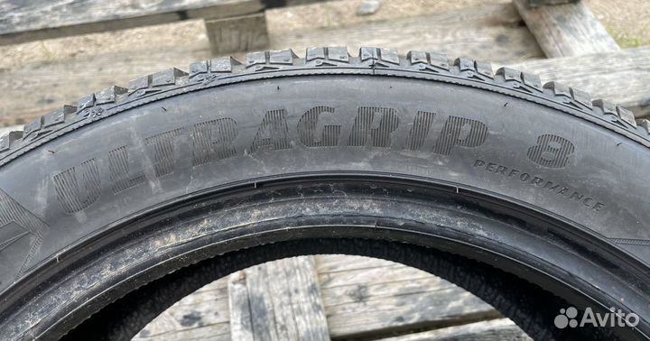 Goodyear UltraGrip 8 Performance 225/50 R17