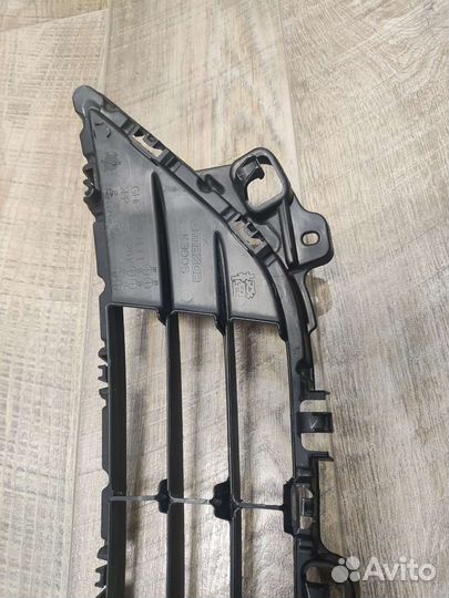 Решетка в бампер mazda 6 gj