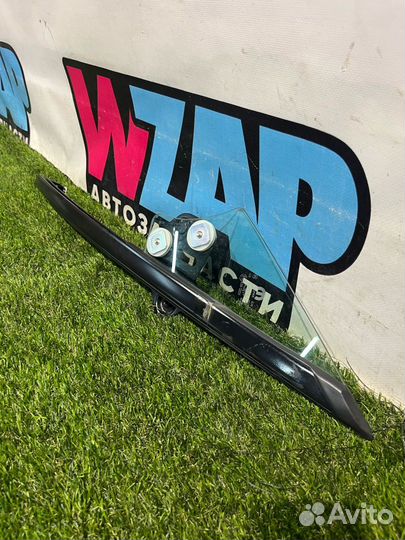 Стекло двери передней левой Fiat 124 2018