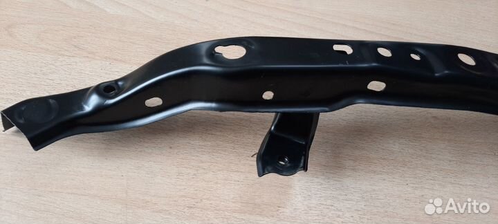 Кронштейн радиатора правый Тойота Рав-4 2012-2019