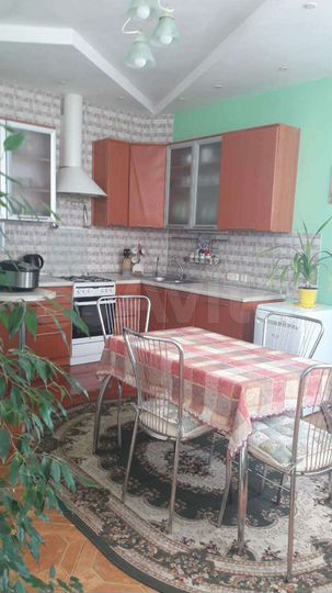 Дом 552 м² на участке 5,2 сот.