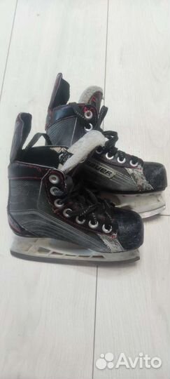 Хоккейные коньки bauer vapor x200 28 размер