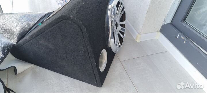 Активный сабвуфер