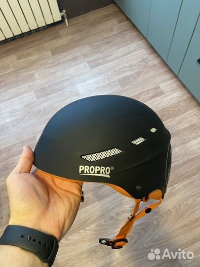 Горнолыжный шлем