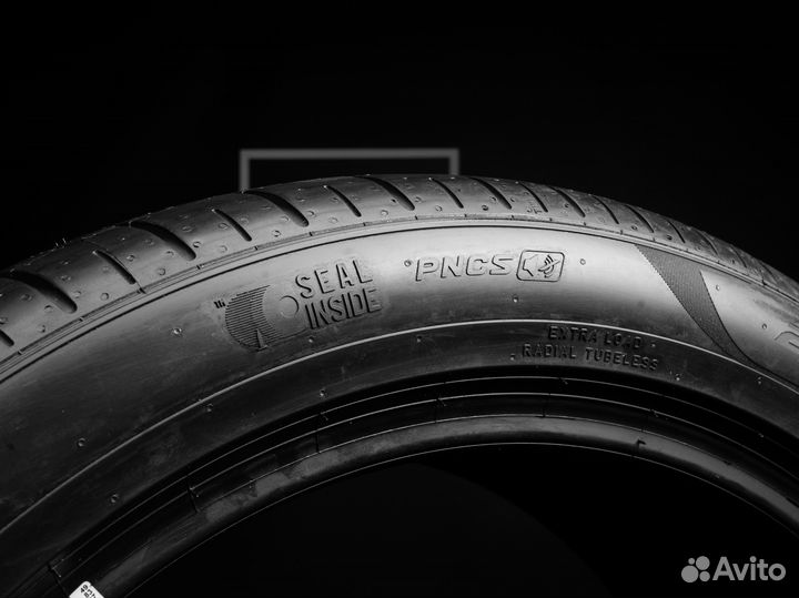 Pirelli P Zero PZ4 255/45 R20 и 285/40 R20 113Y