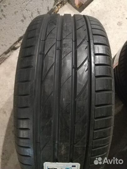 Maxxis Victra Sport SUV VS5 265/45 R20 104Y