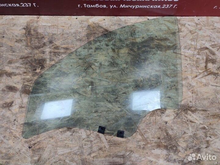 Стекло двери переднее левое Renault Sandero