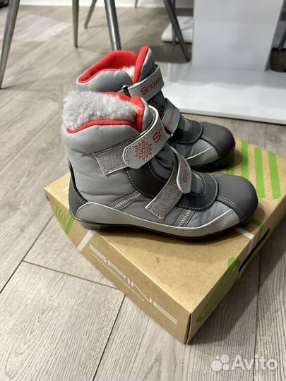 Лыжные ботинки 35-36 spine