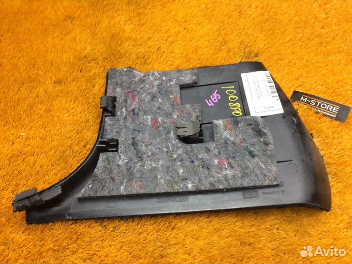 Обшивка стойки передняя правая Mercedes-Benz