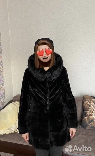 Шуба мутоновая с капюшоном 44 46