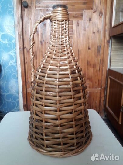 Стеклянная бутылка