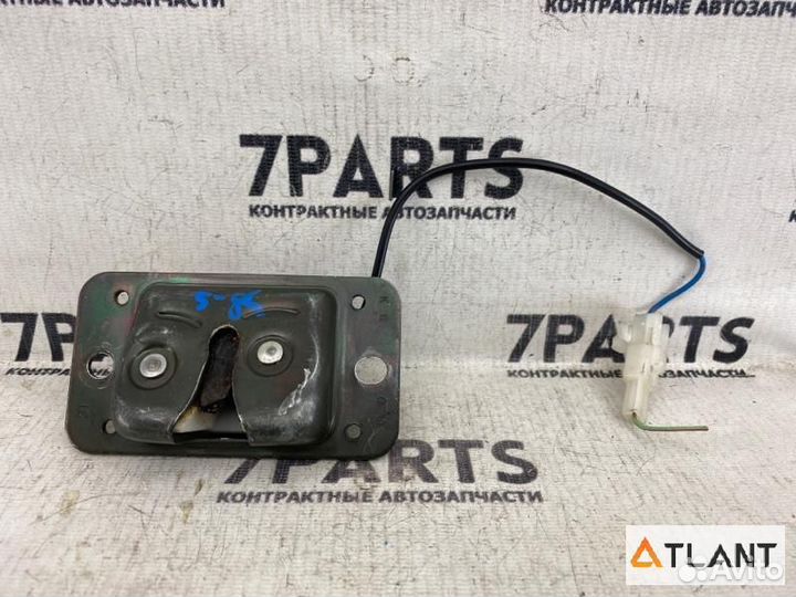 Замок 5-й двери mazda bongo friendee